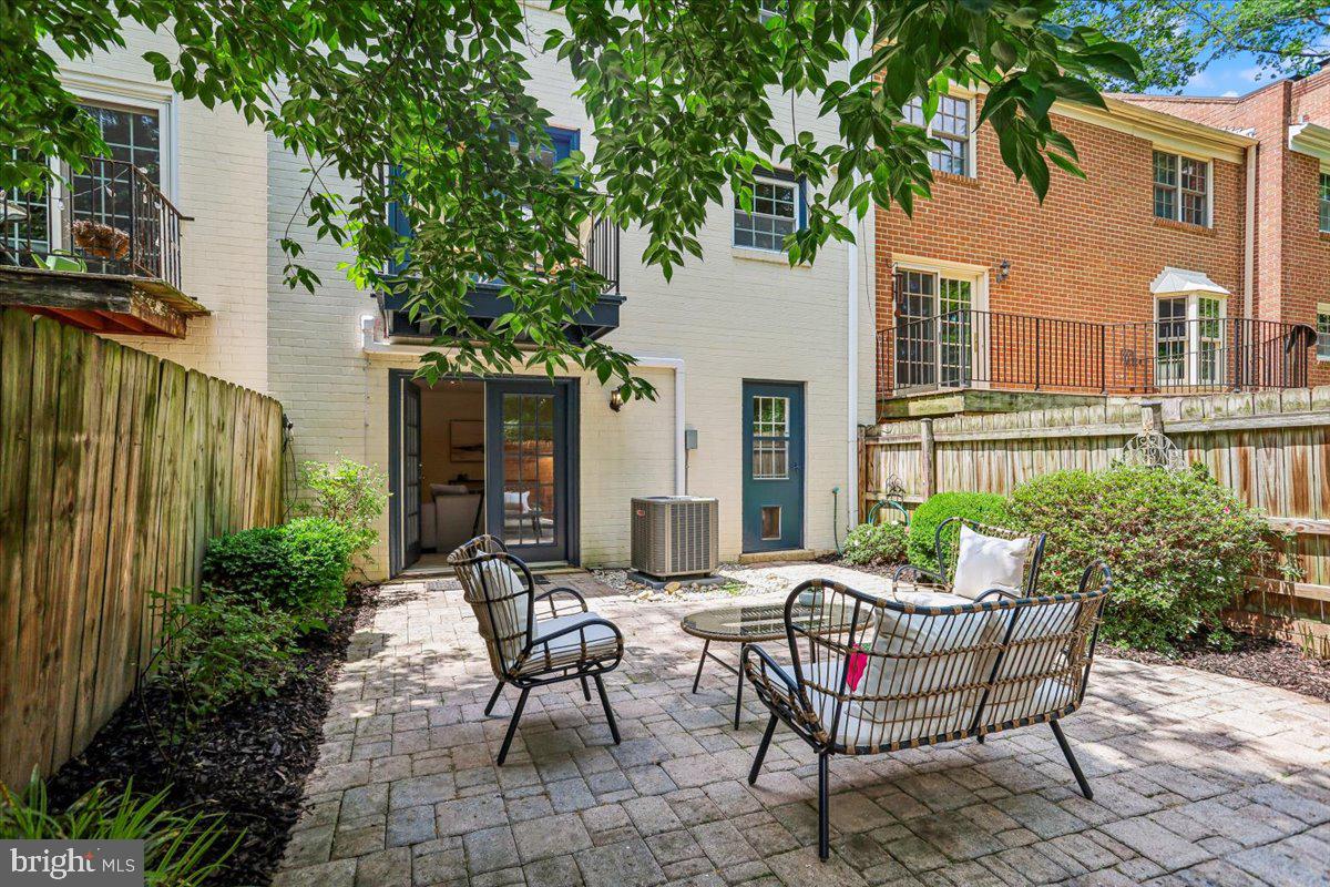 1851 Wainwright Drive Reston, VA 20190 - Photo 32 of 33 Gallery Image 32