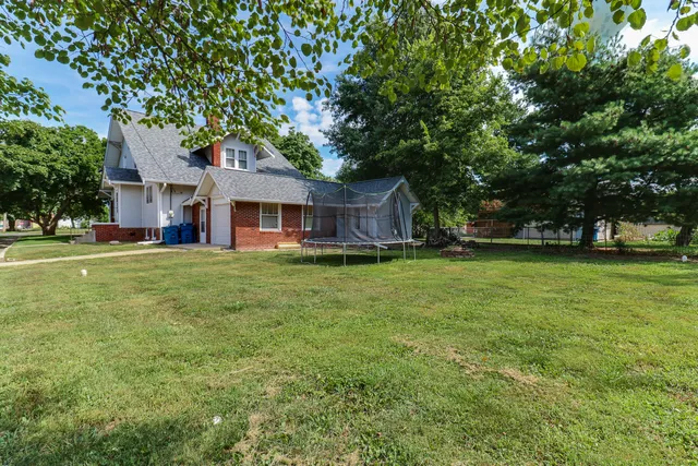 $215,000 | 106 West Boundary Street, Stanford, IL 61774