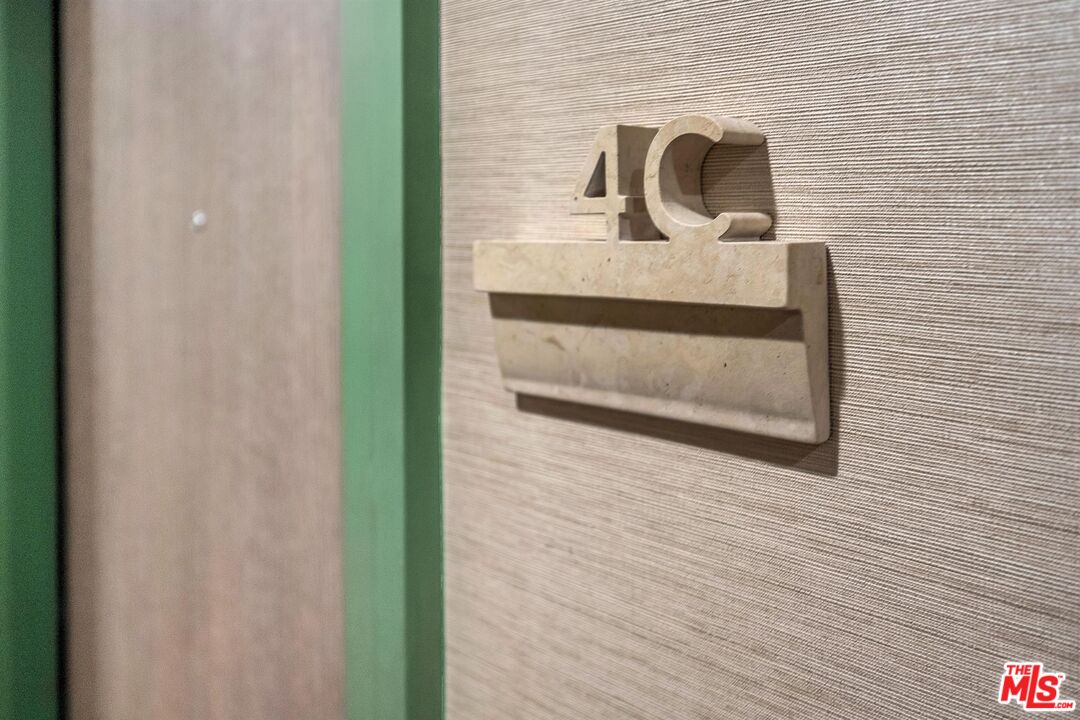 865 Comstock Avenue, Unit 4C Los Angeles, CA 90024 - Photo 5 of 26 a view of entryway