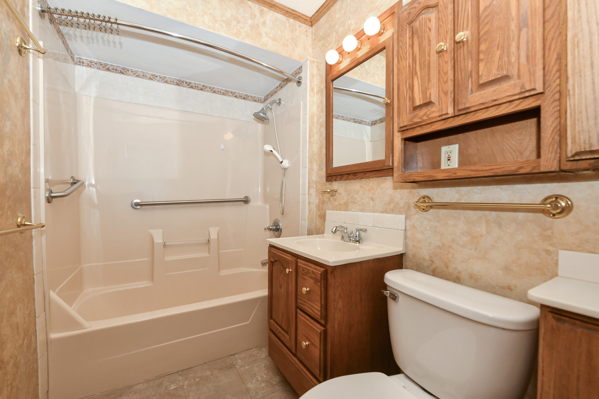 6919 West Blue Mound Road Wauwatosa, WI 53213 - Photo 17 of 39 HEN_0870