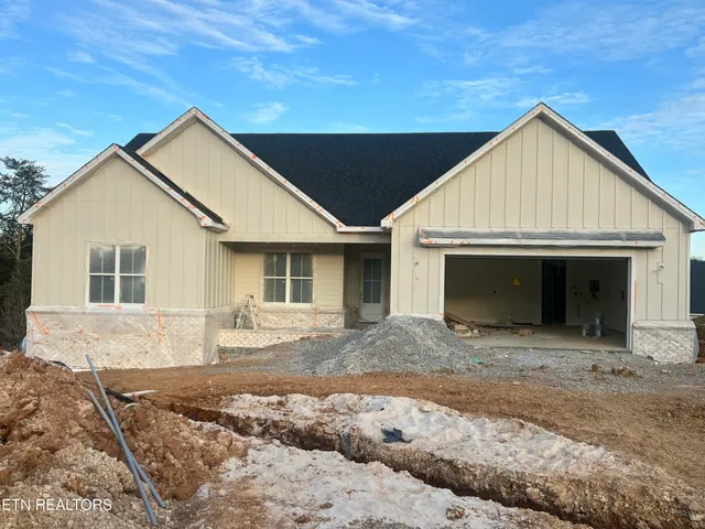 $819,900 | 222 Limelight Lane, Lenoir City, TN 37772