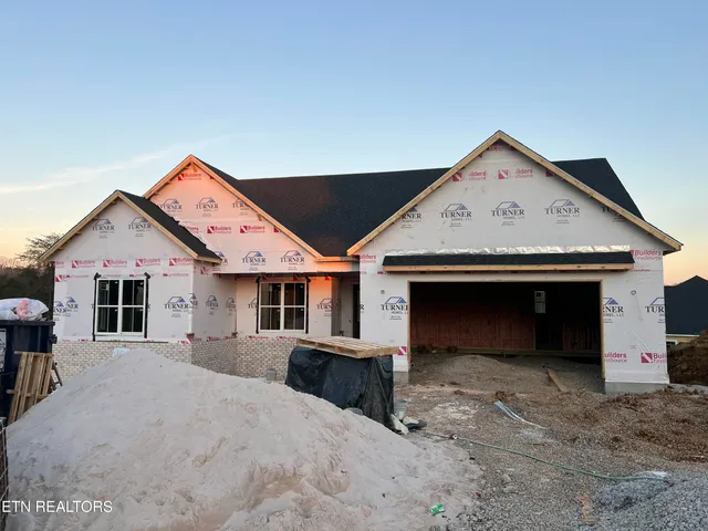 $819,900 | 222 Limelight Lane, Lenoir City, TN 37772