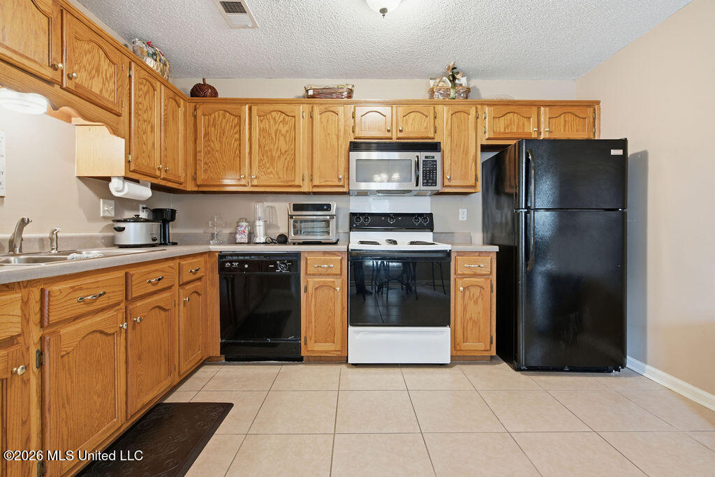 10739 Ridgefield Drive Olive Branch, MS 38654 - Photo 10 of 24 DSC09454