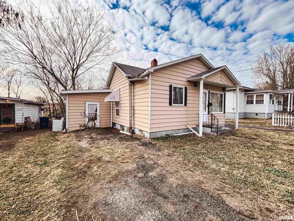 $45,000 | 506 South Binkley Street, West Frankfort, IL 62896