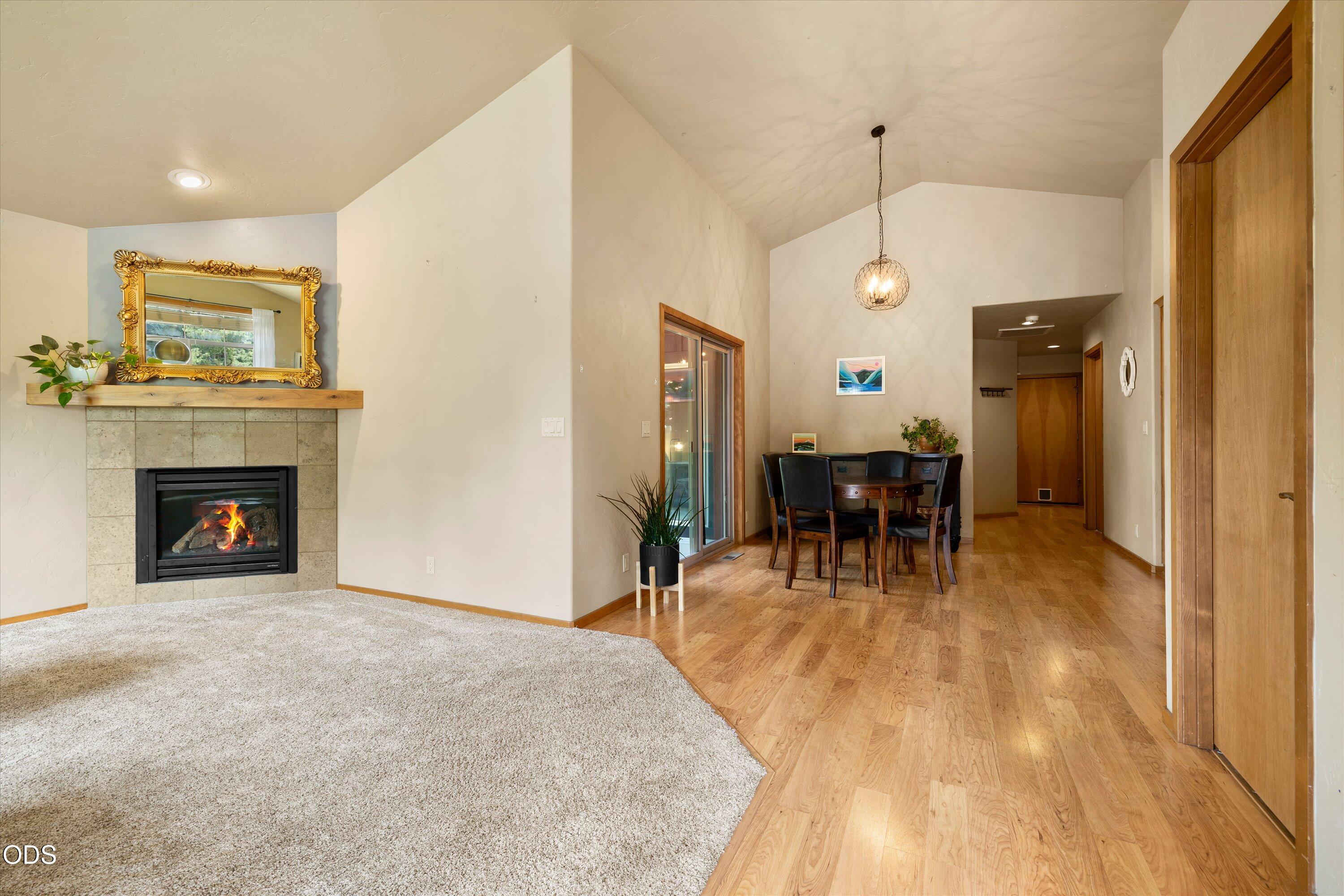 20358 Chase Road Bend, OR 97702 - Photo 4 of 32