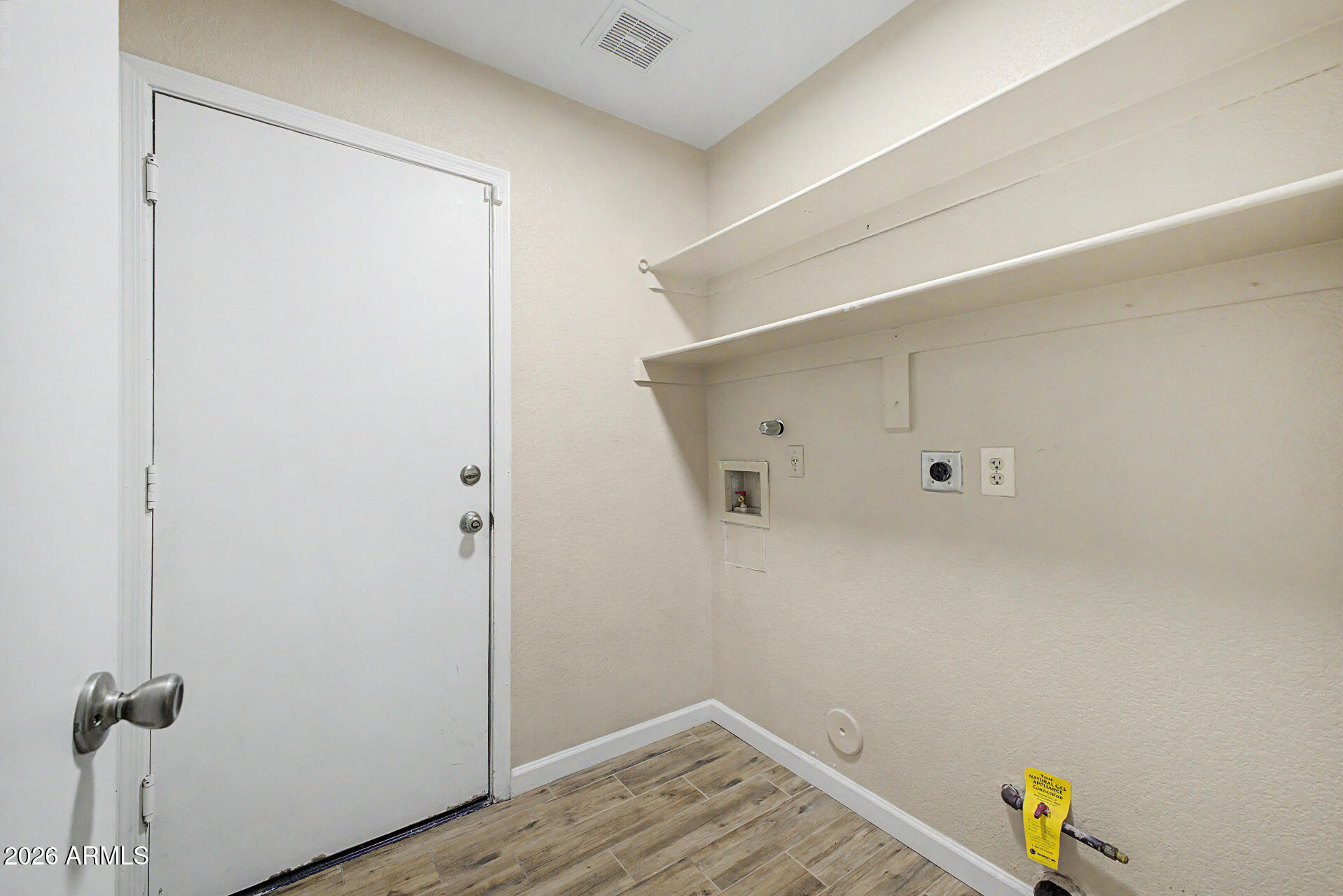 8564 West Ocotillo Road Glendale, AZ 85305 - Photo 28 of 34 a view of room with hardwood