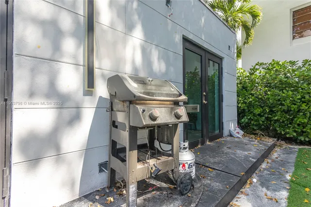 $8,500 | 2360 Southwest 12th Street, Miami, FL 33135