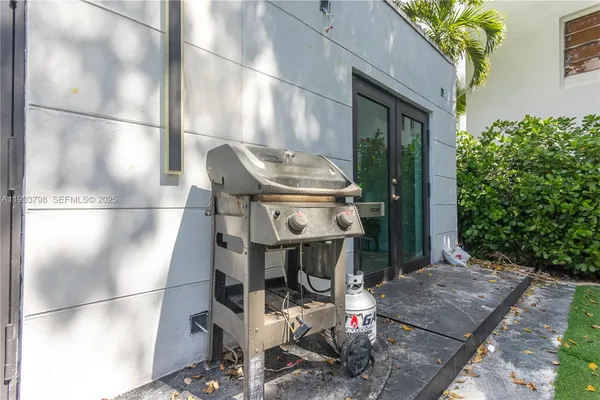 $8,500 | 2360 Southwest 12th Street, Miami, FL 33135