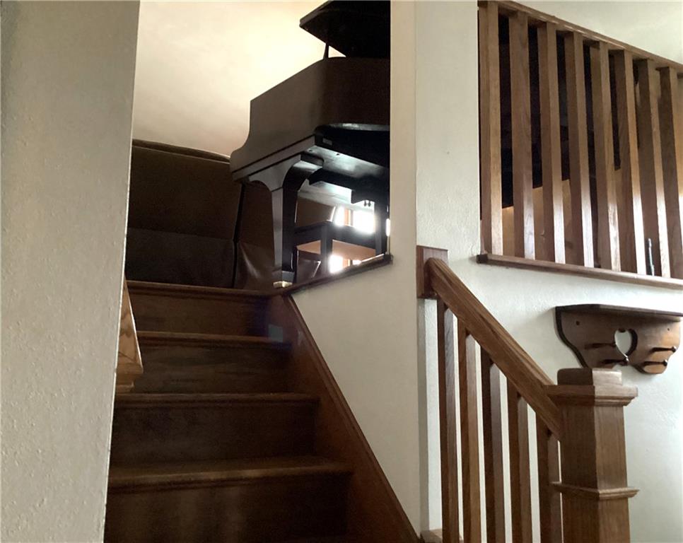 5719 Halchess Street Pittsburgh, PA 15207 - Photo 4 of 25 a view of entryway