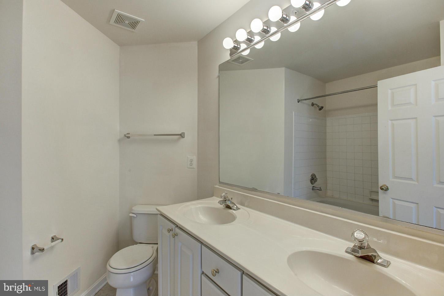 115 Rabbit Chase Drive Laurel, MD 20724 - Photo 11 of 16 Bath (Master)