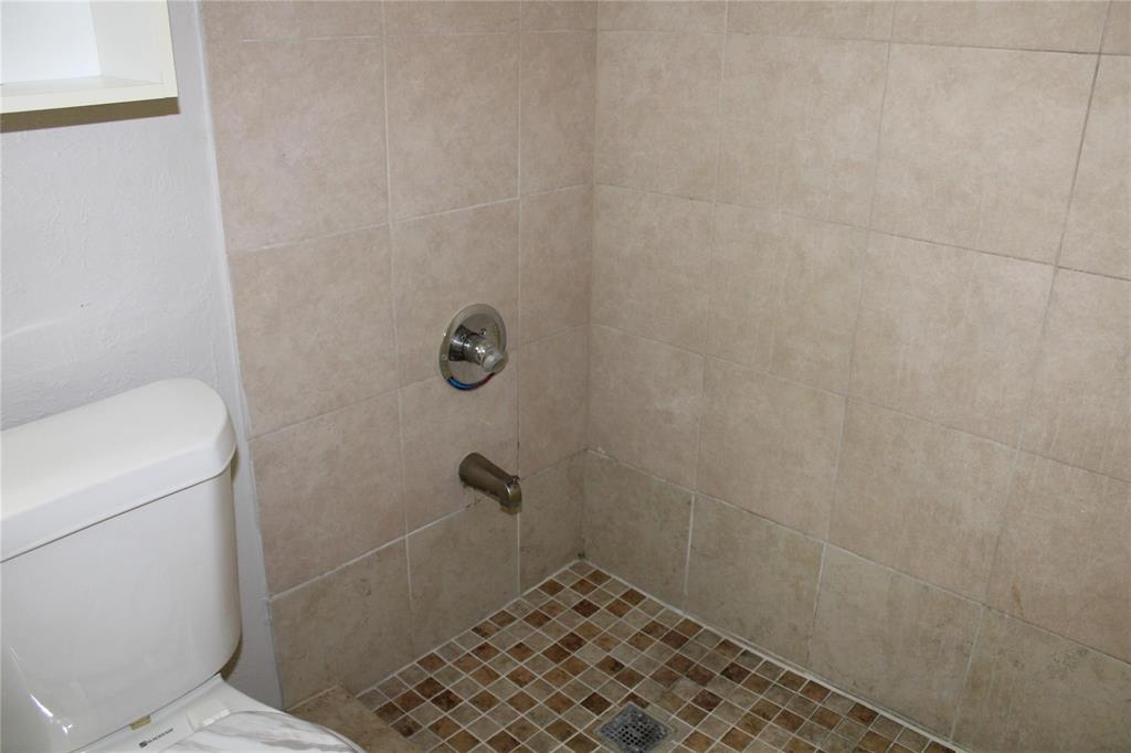 10500 Lake June Road, Unit I07 Dallas, TX 75217 - Photo 12 of 15