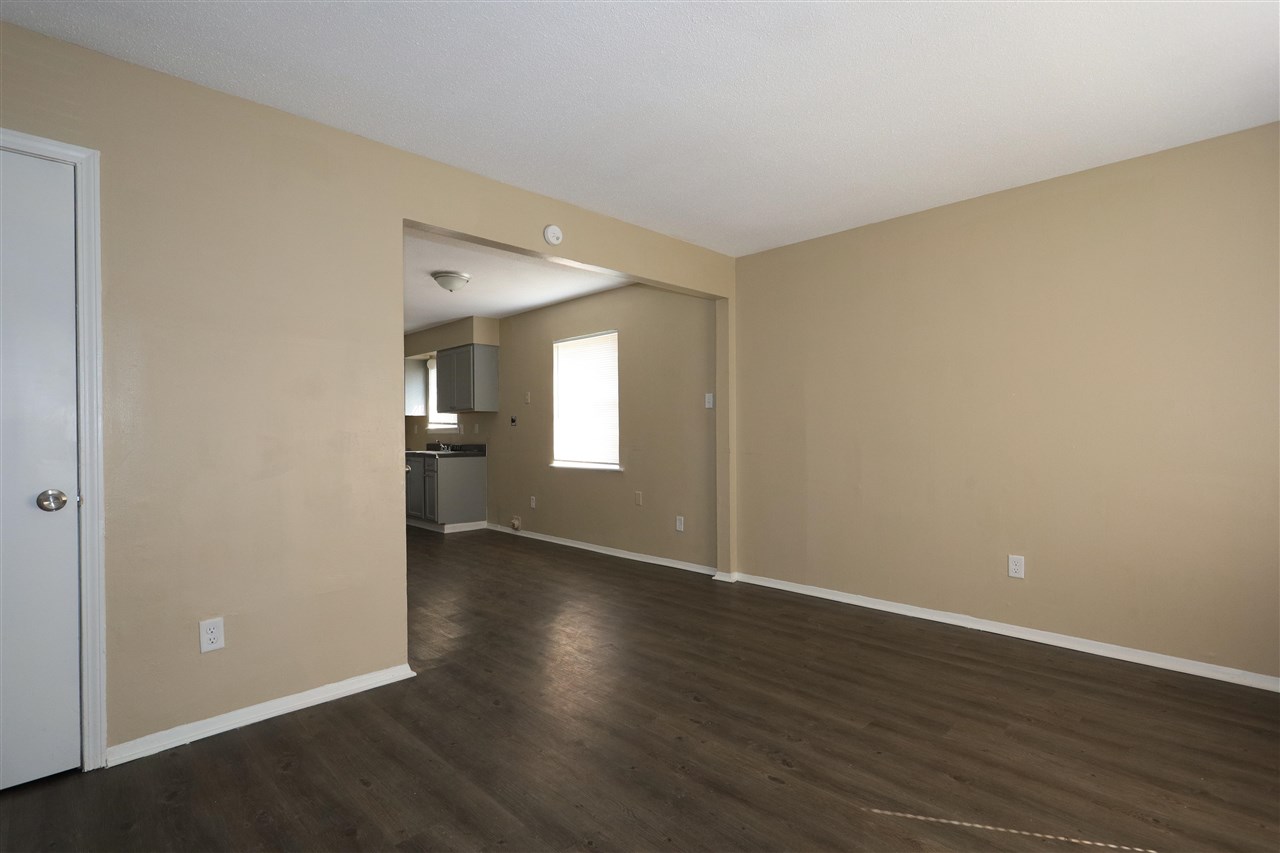 1158 Fiber Road Memphis, TN 38109 - Photo 4 of 12