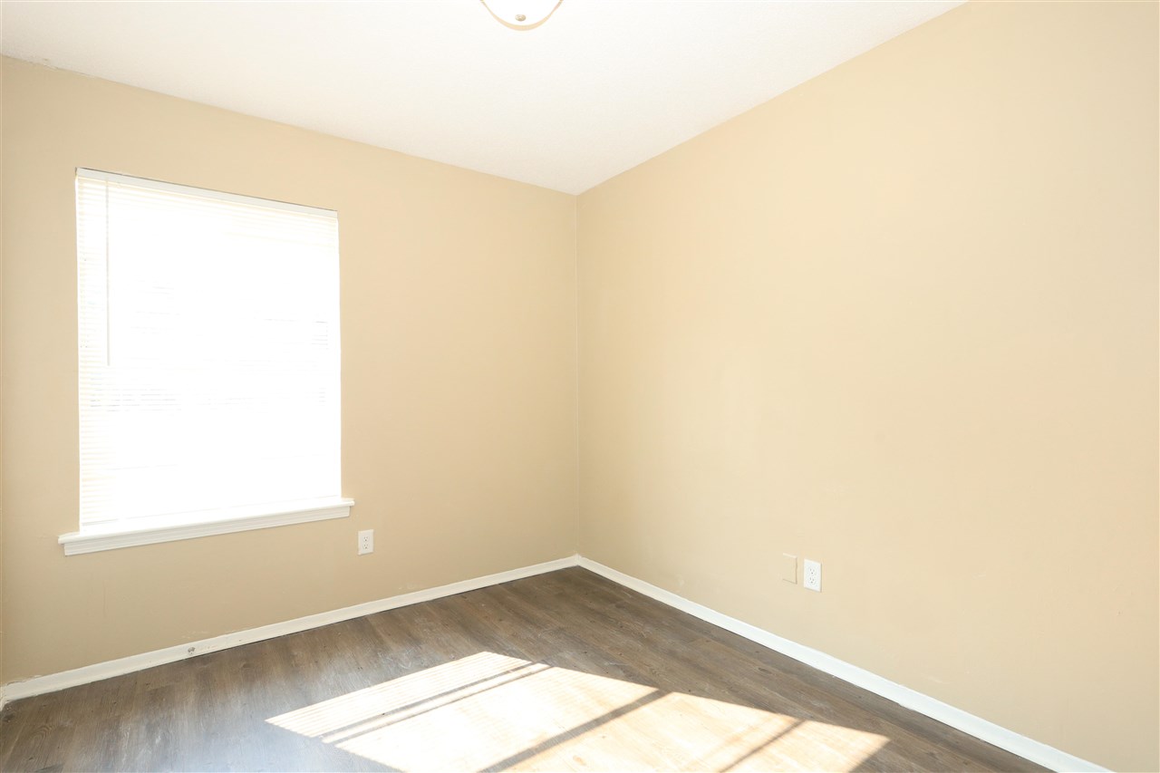 1158 Fiber Road Memphis, TN 38109 - Photo 7 of 12
