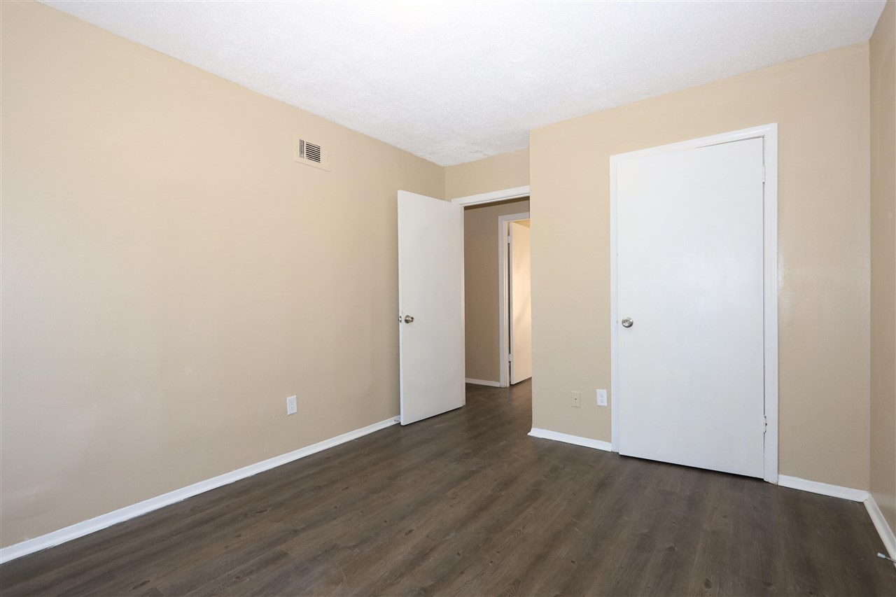 1158 Fiber Road Memphis, TN 38109 - Photo 10 of 12