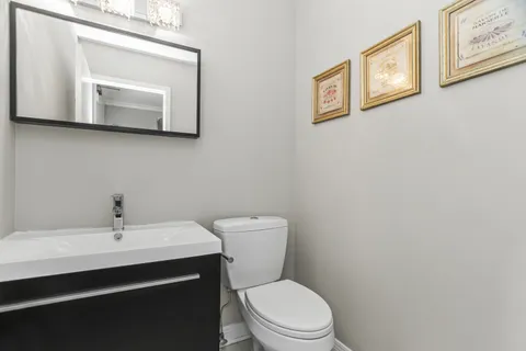 $3,250 | 110 East Delaware Place, Unit 802, Chicago, IL 60611
