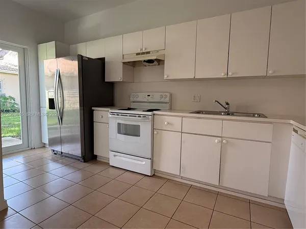 $1,800 | 13252 Old Biscayne Drive, Unit 802, Homestead, FL 33033