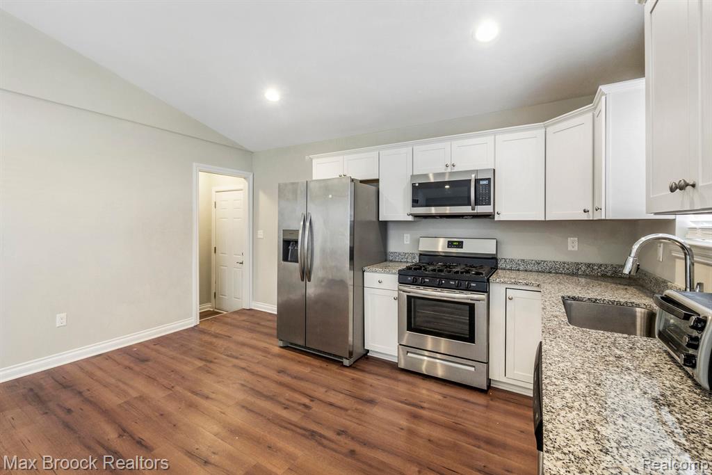 26730 Rialto Street Madison Heights, MI 48071 - Photo 10 of 21