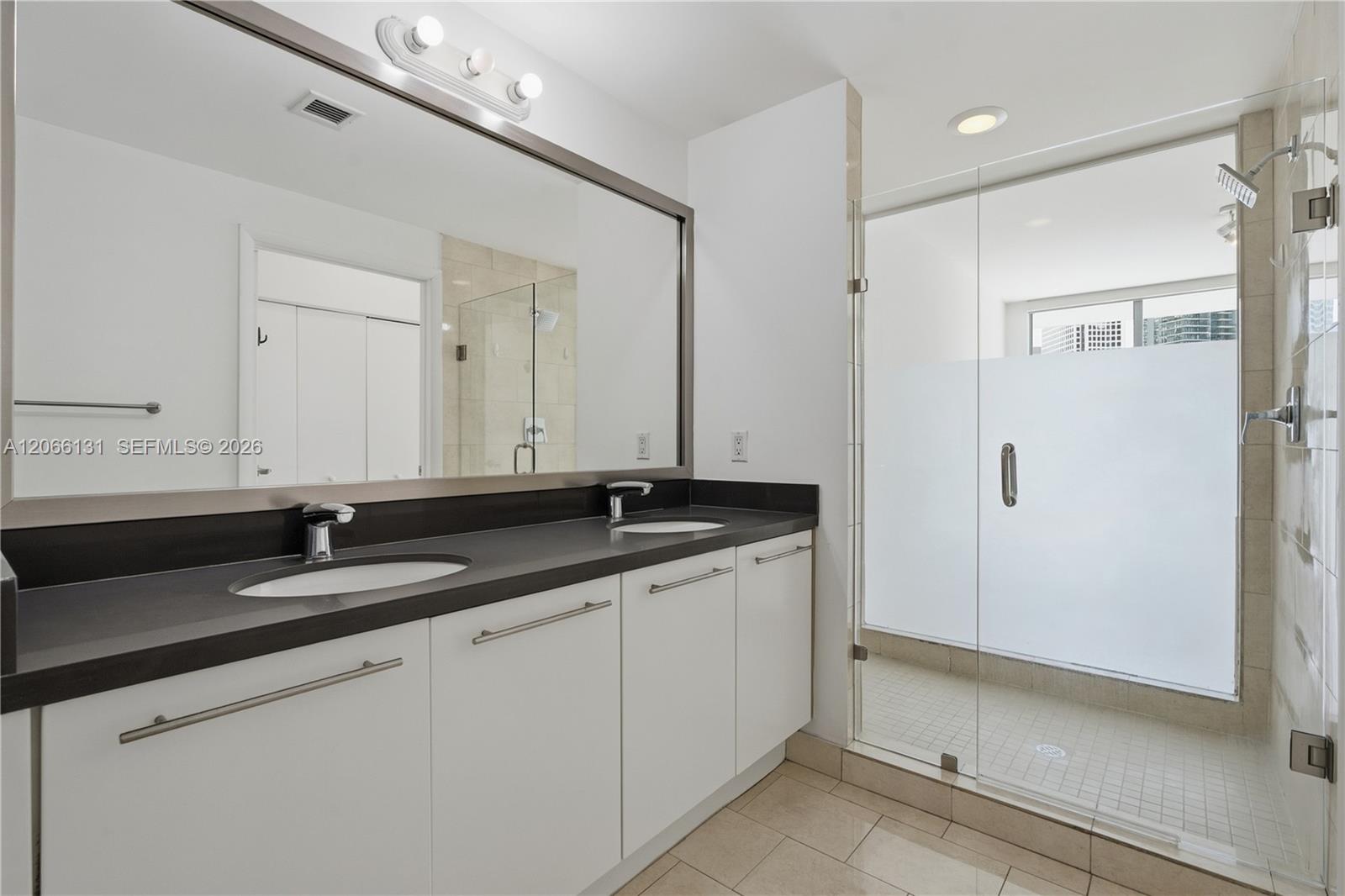 90 Southwest 3rd Street, Unit 1801 Miami, FL 33130 - Photo 8 of 16 Gallery Image 8