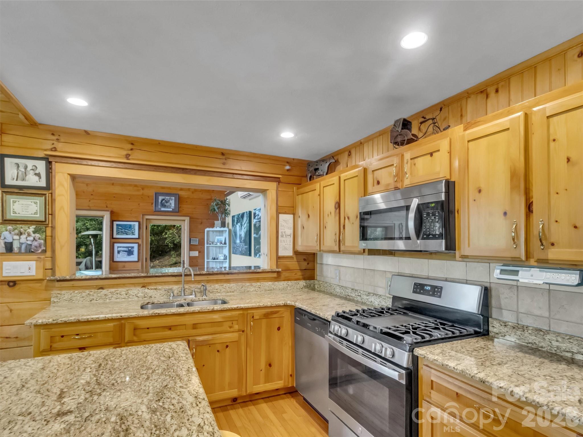 12 Signal Ridge Sylva, NC 28779 - Photo 9 of 46 Gallery Image 9