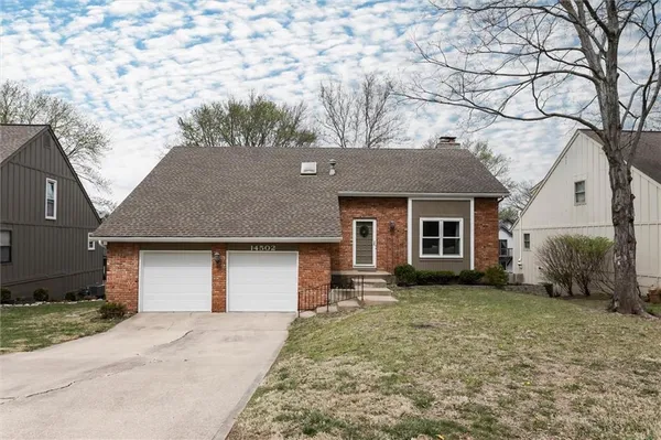 $385,000 | 14502 West 90th Terrace, Lenexa, KS 66215