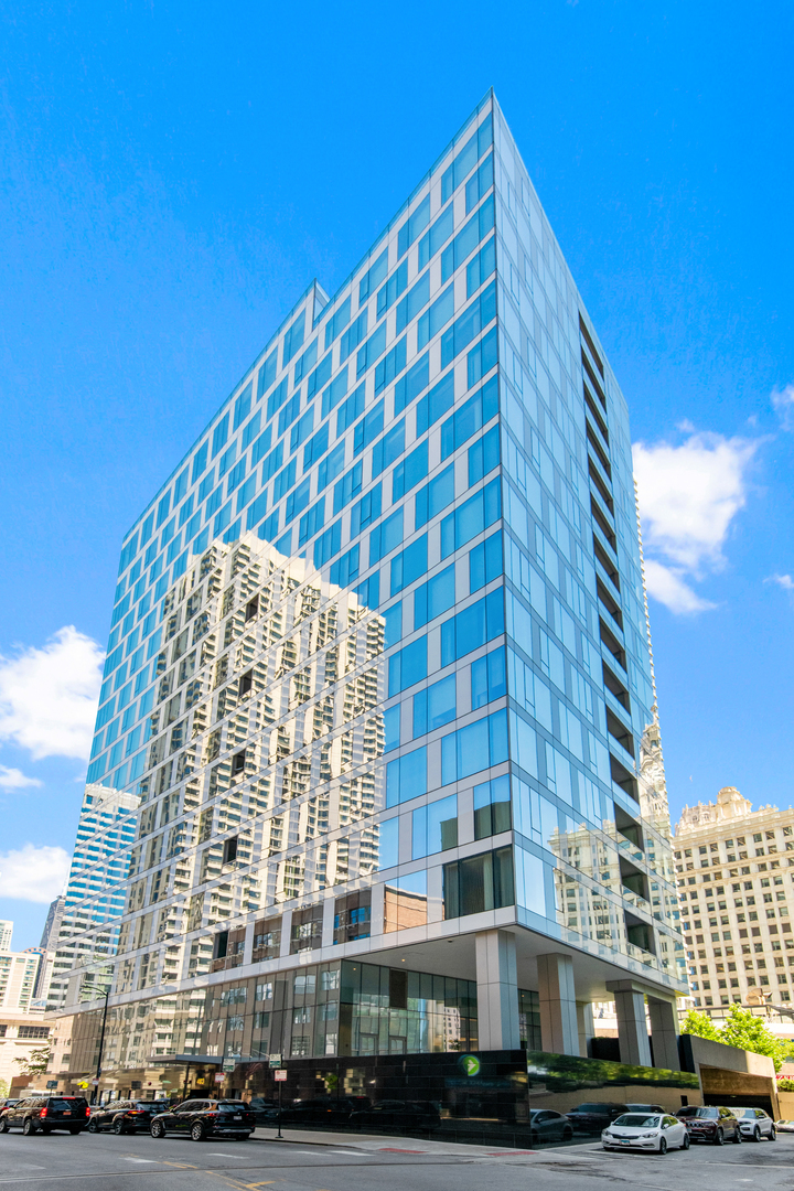 403 North Wabash Ave Unit 17B  