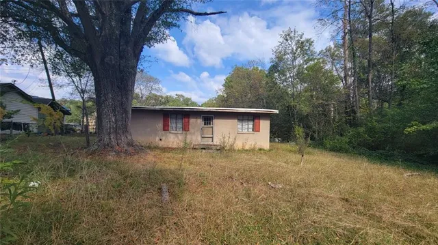 a view of backyard of house