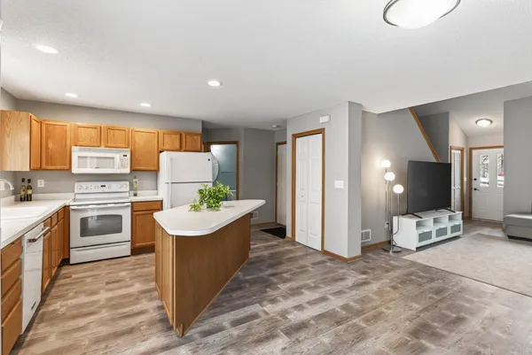 $245,000 | 15057 Dunwood Trail, Unit 58, Apple Valley, MN 55124