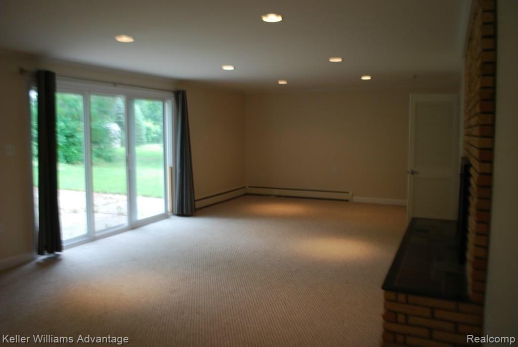 29740 Pipers Lane Farmington, MI 48334 - Photo 34 of 42
