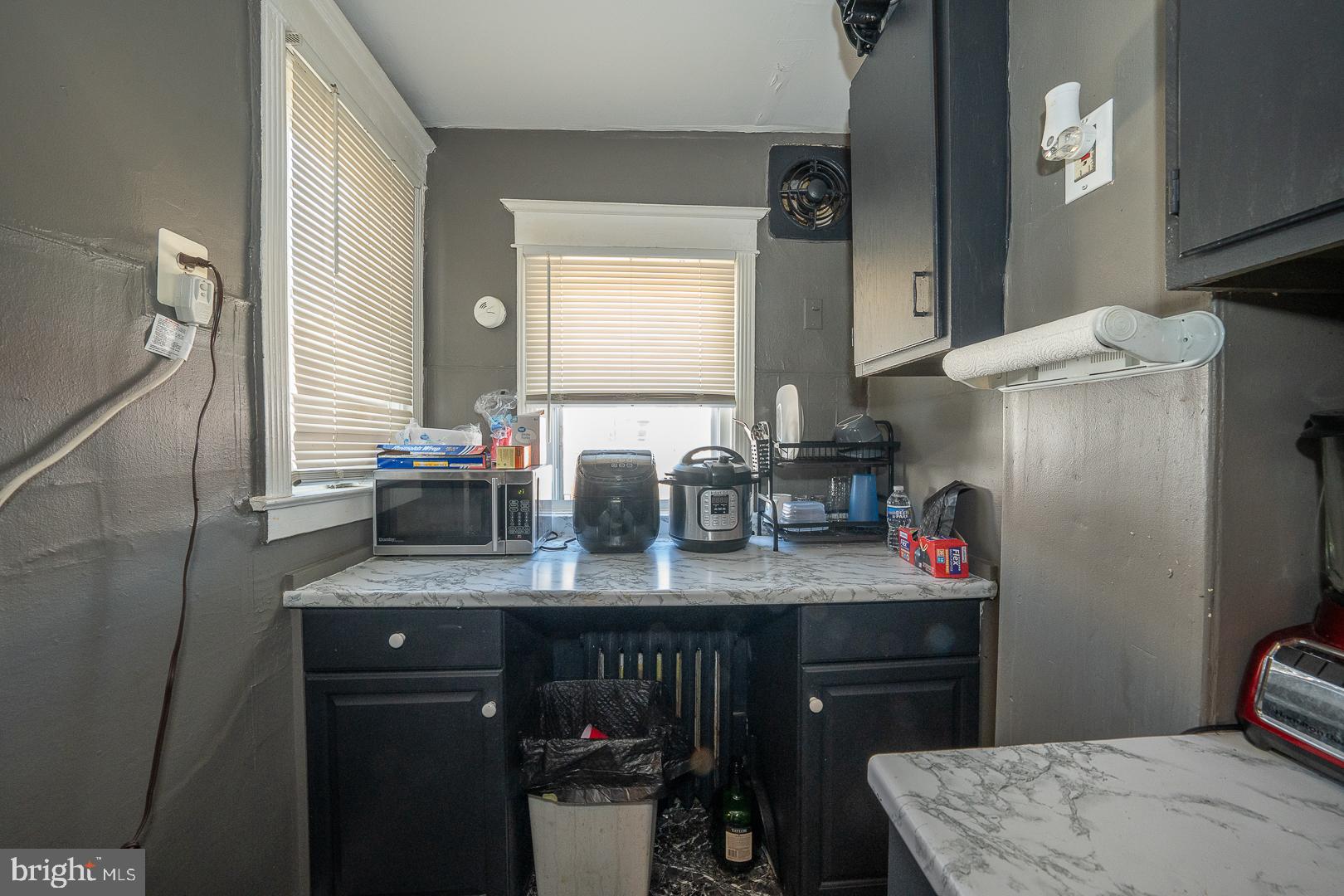 7021 Clinton Road Upper Darby, PA 19082 - Photo 13 of 33
