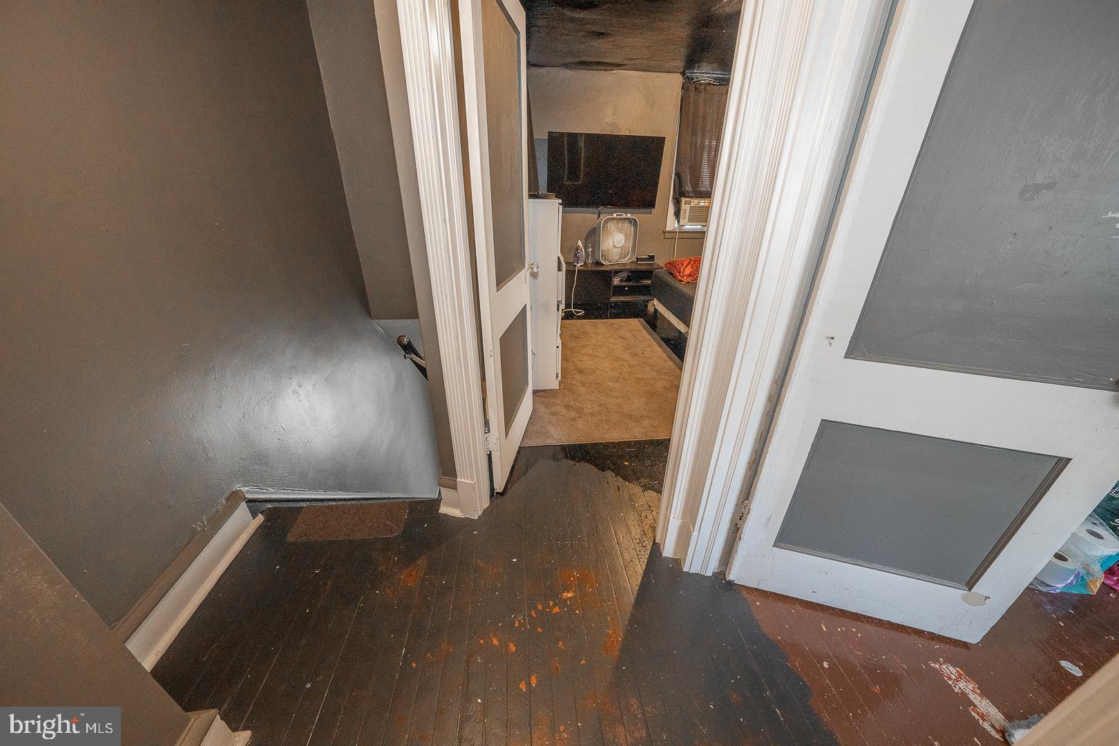 7021 Clinton Road Upper Darby, PA 19082 - Photo 15 of 33
