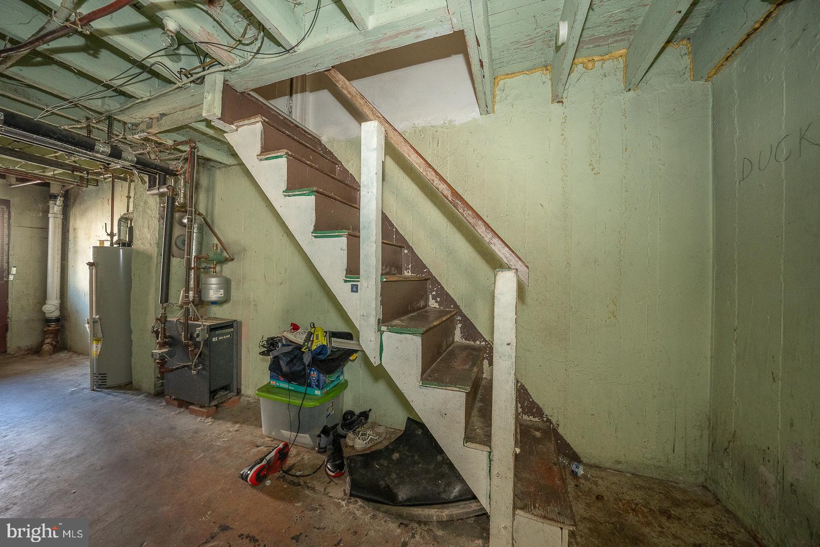 7021 Clinton Road Upper Darby, PA 19082 - Photo 24 of 33
