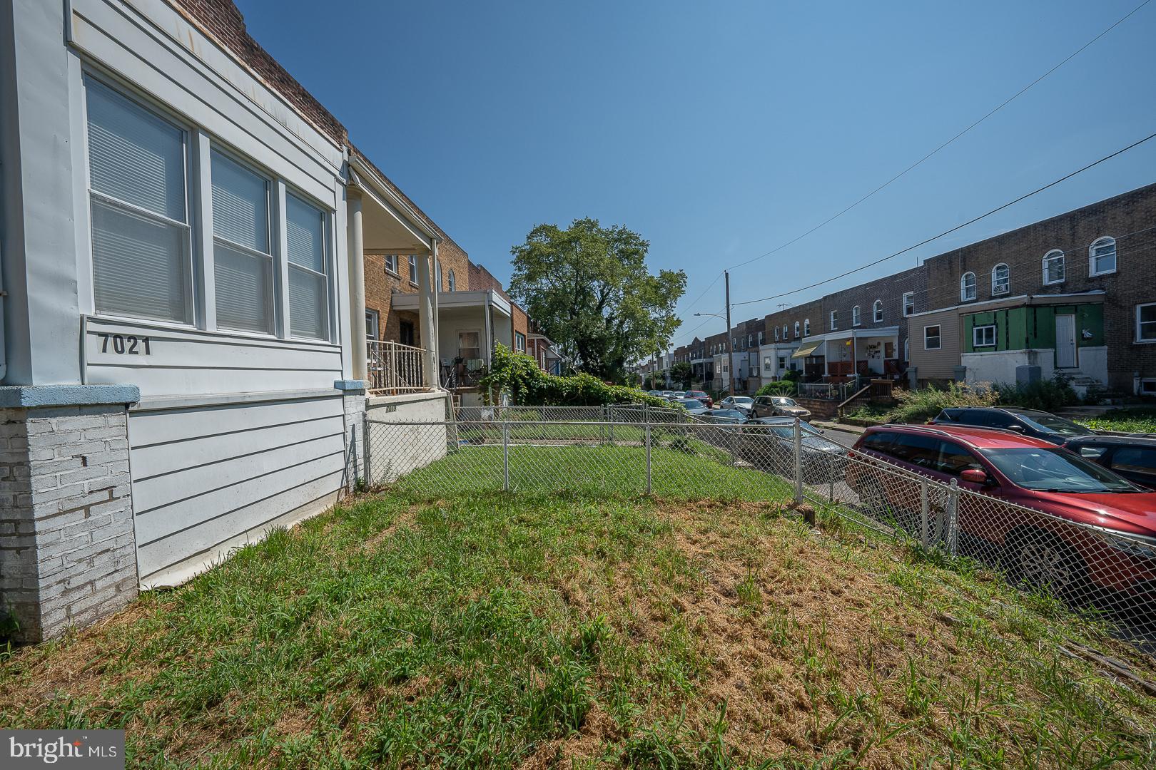 7021 Clinton Road Upper Darby, PA 19082 - Photo 3 of 33