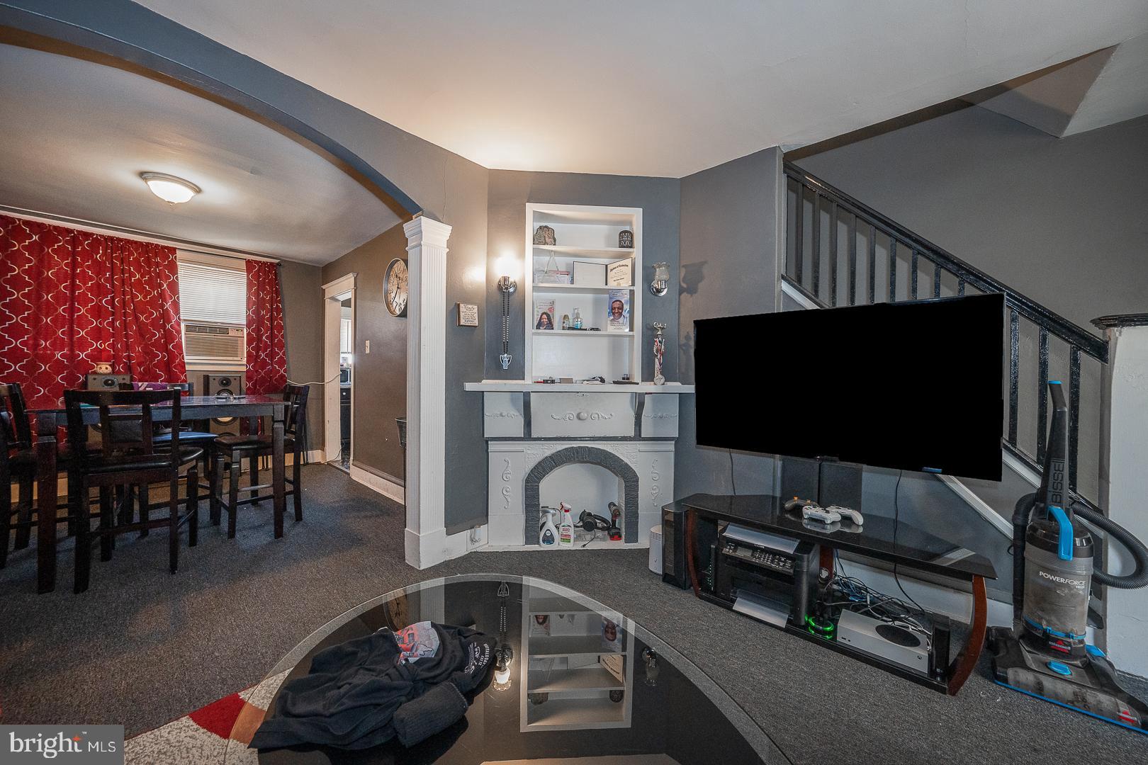 7021 Clinton Road Upper Darby, PA 19082 - Photo 8 of 33