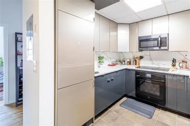 $3,700 | 187 Wayne Street, Unit C409, Jersey City, NJ 07302