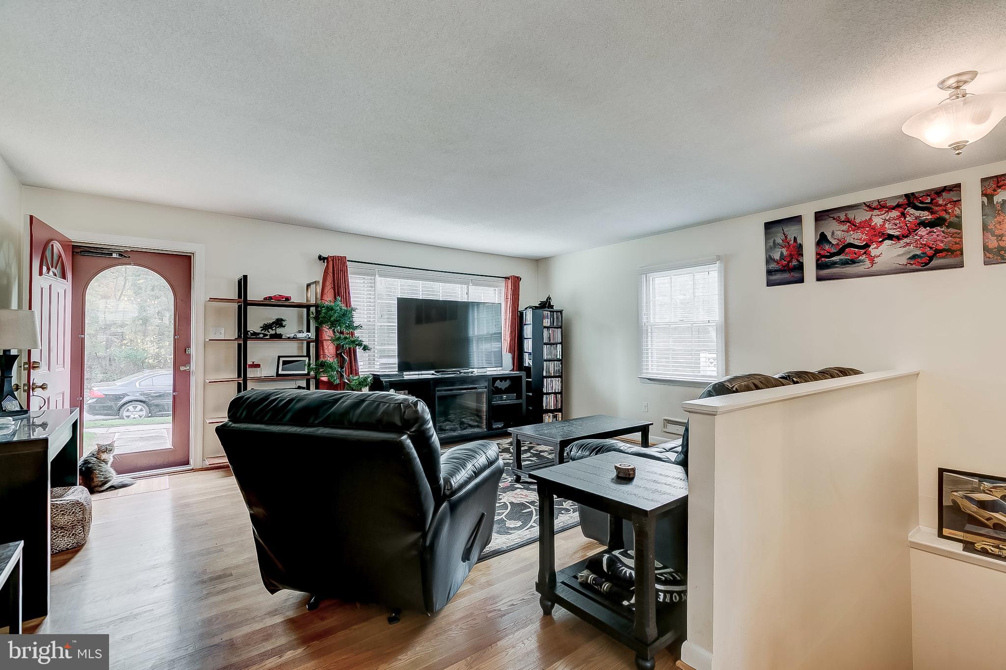 1213 Keithmont Road Baltimore, MD 21228 - Photo 5 of 32