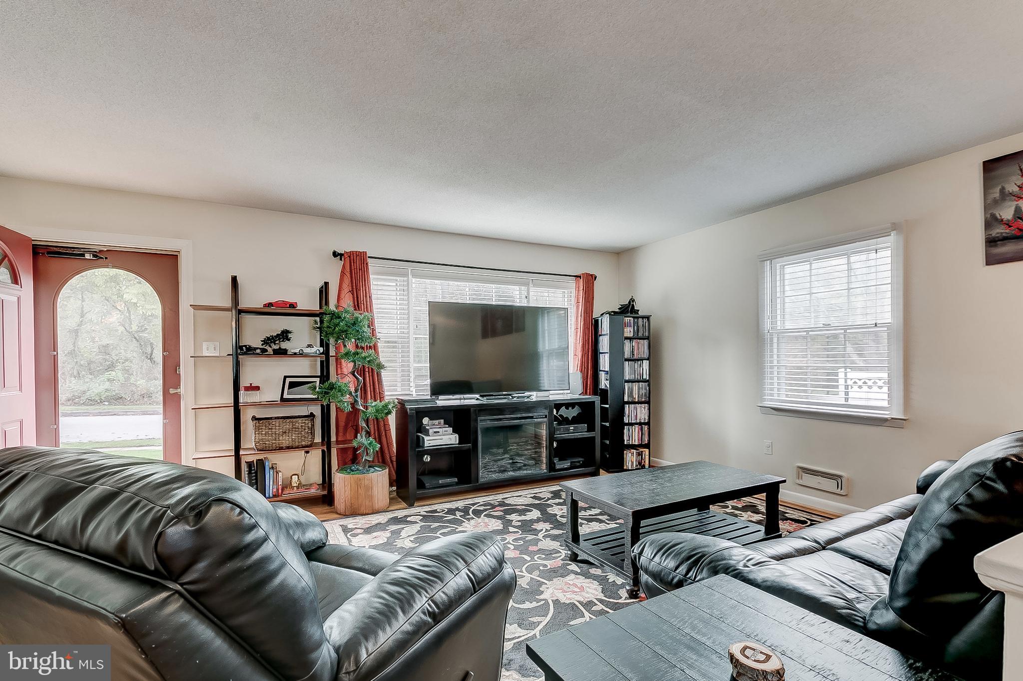 1213 Keithmont Road Baltimore, MD 21228 - Photo 6 of 32