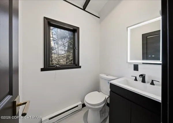 $389,000 | 3257 Trafalgar Avenue, East Stroudsburg, PA 18302