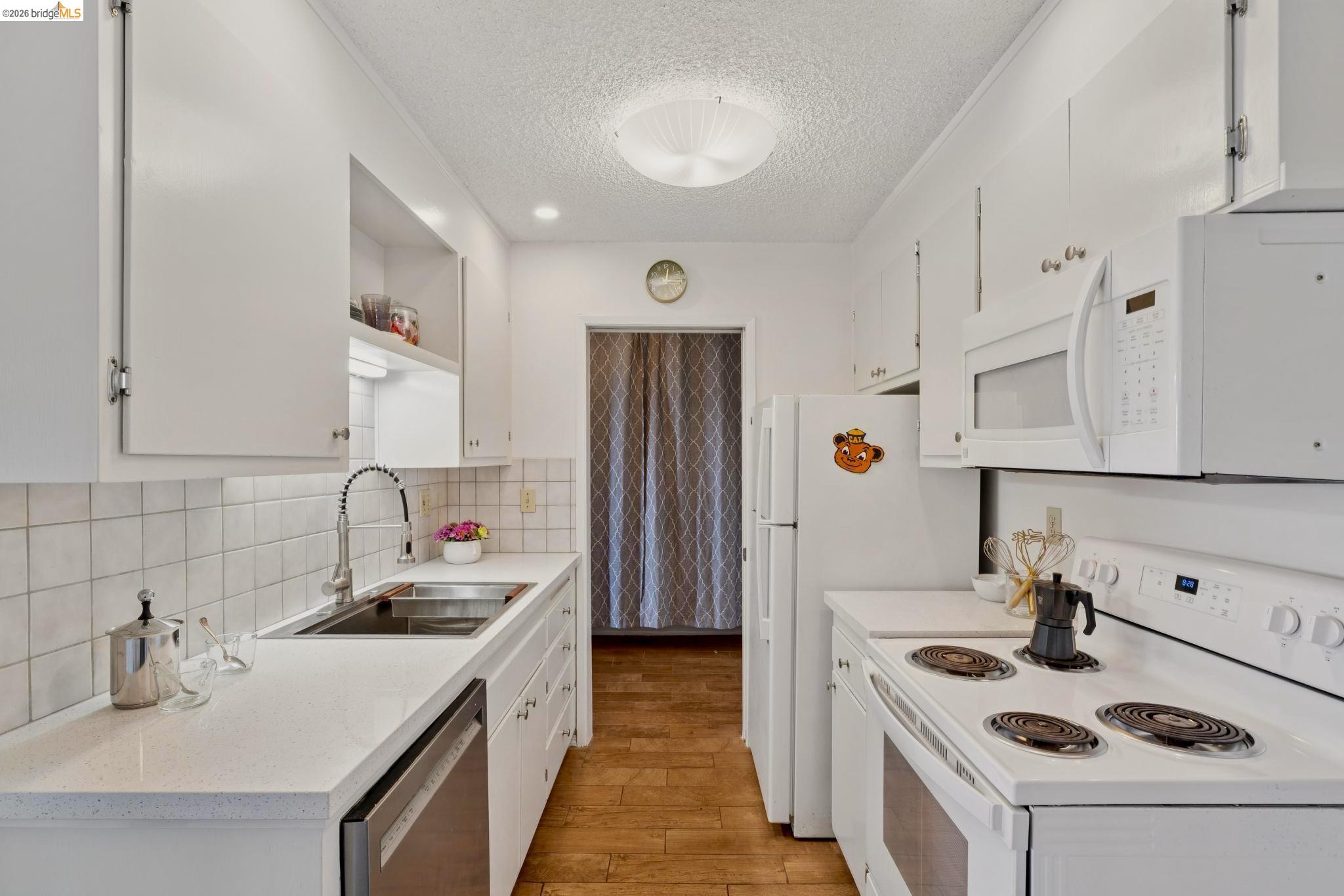 2 Panoramic Way, Unit 105 Berkeley, CA 94704 - Photo 3 of 13