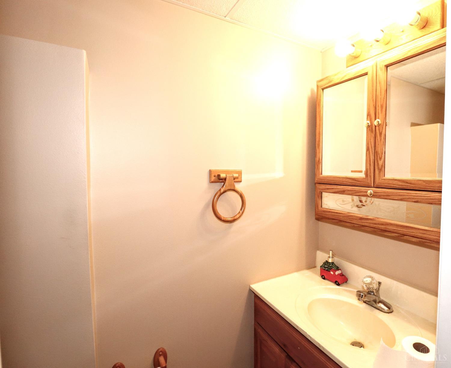 5642 Leumas Road Cincinnati, OH 45239 - Photo 36 of 51