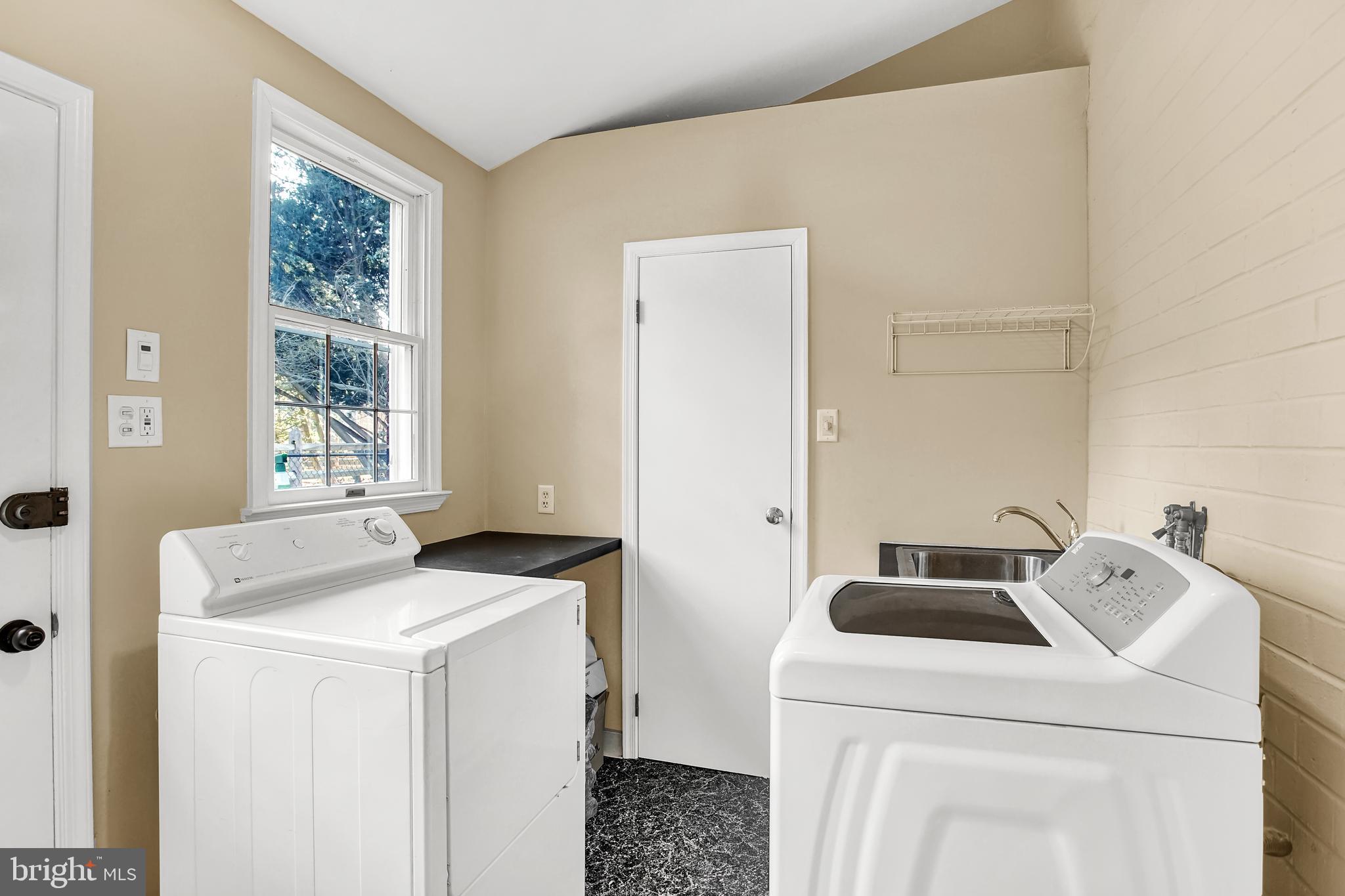 8024 Hammond Road Cheltenham, PA 19012 - Photo 13 of 32