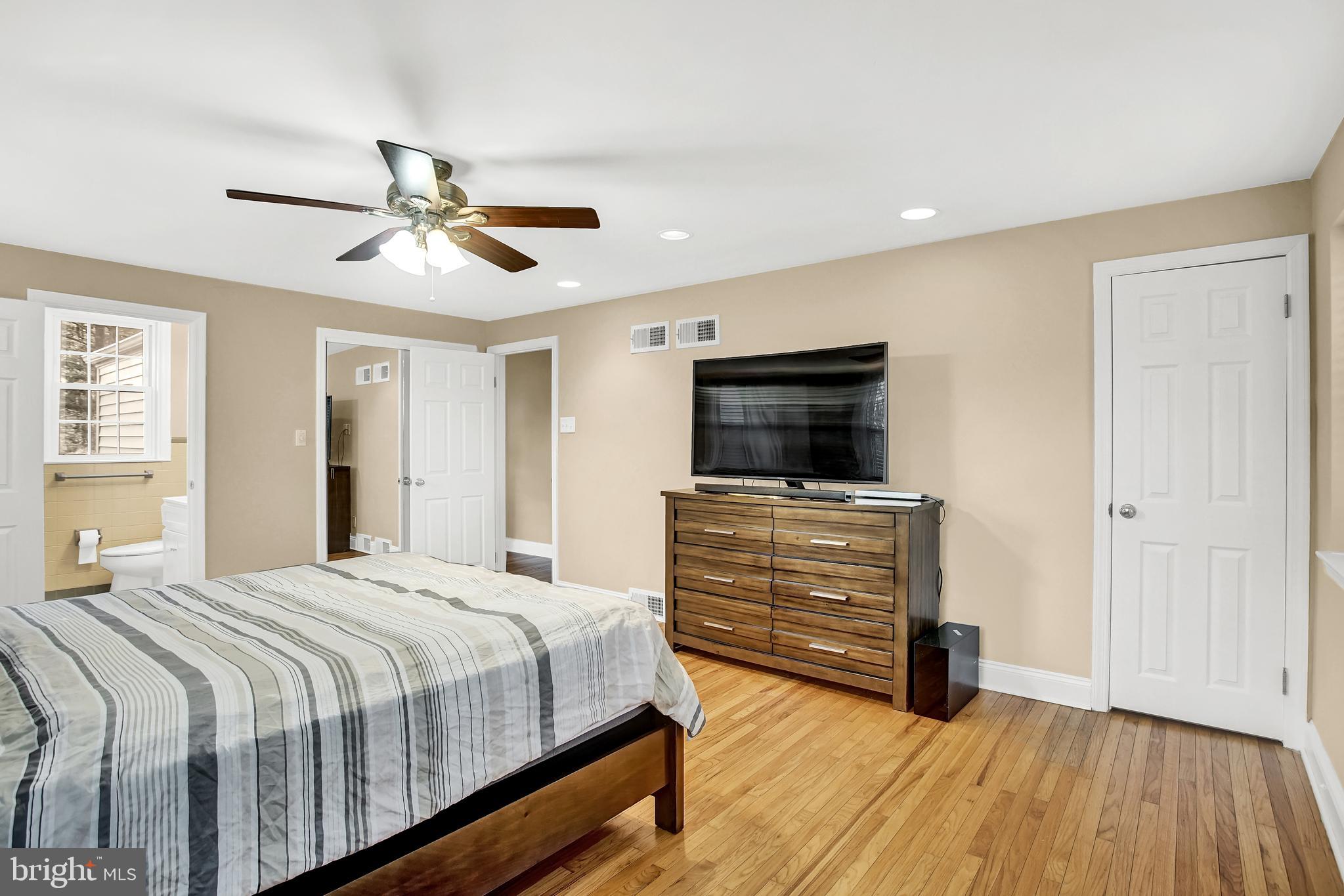 8024 Hammond Road Cheltenham, PA 19012 - Photo 15 of 32