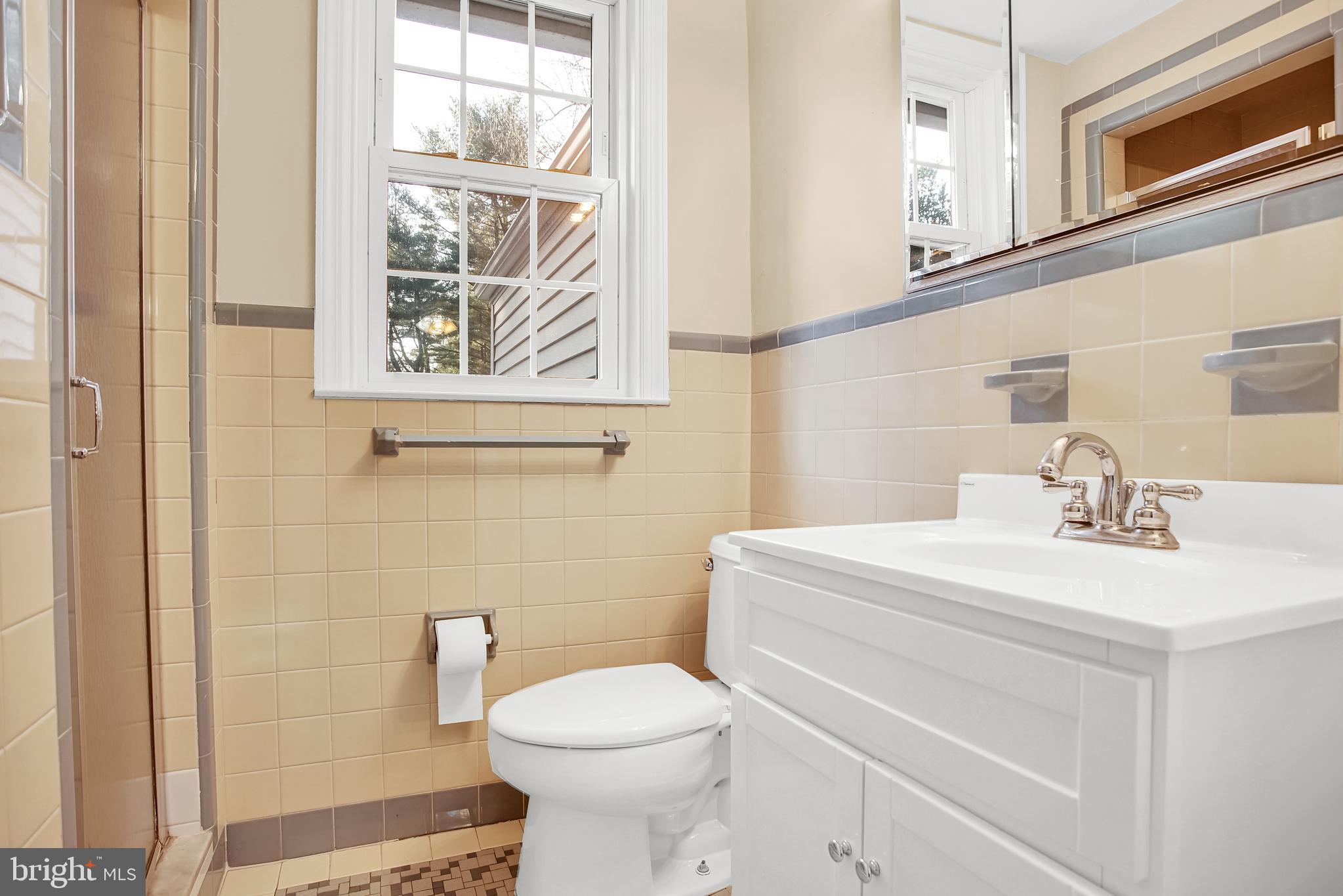 8024 Hammond Road Cheltenham, PA 19012 - Photo 21 of 32