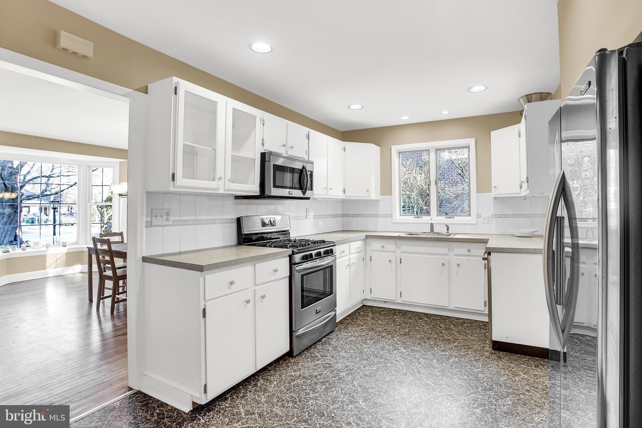 8024 Hammond Road Cheltenham, PA 19012 - Photo 8 of 32