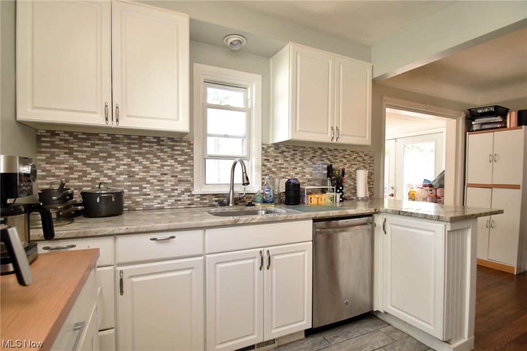 4205 Okalona Road South Euclid, OH 44121 - Photo 9 of 21 Kitchen