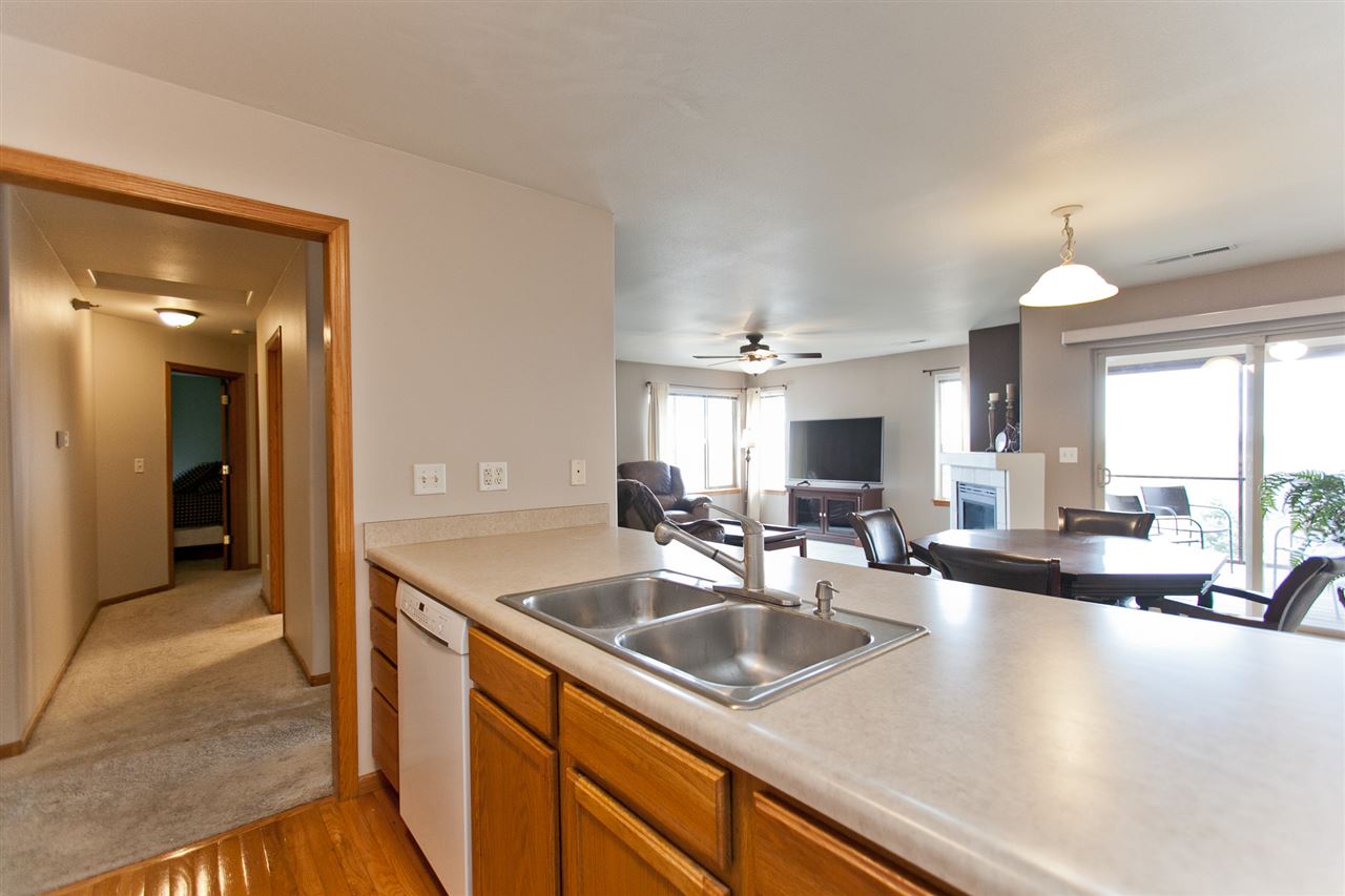 368 Camden Road Iowa City, IA 52245 - Photo 7 of 23 Gallery Image 7