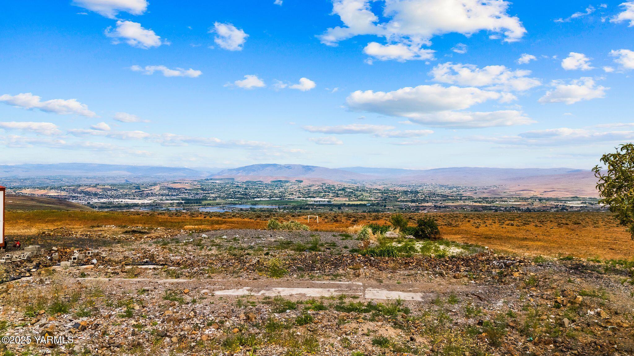 371 Woodward West Road Yakima, WA 98901 - Photo 12 of 15 371 Woodward West Rd-10