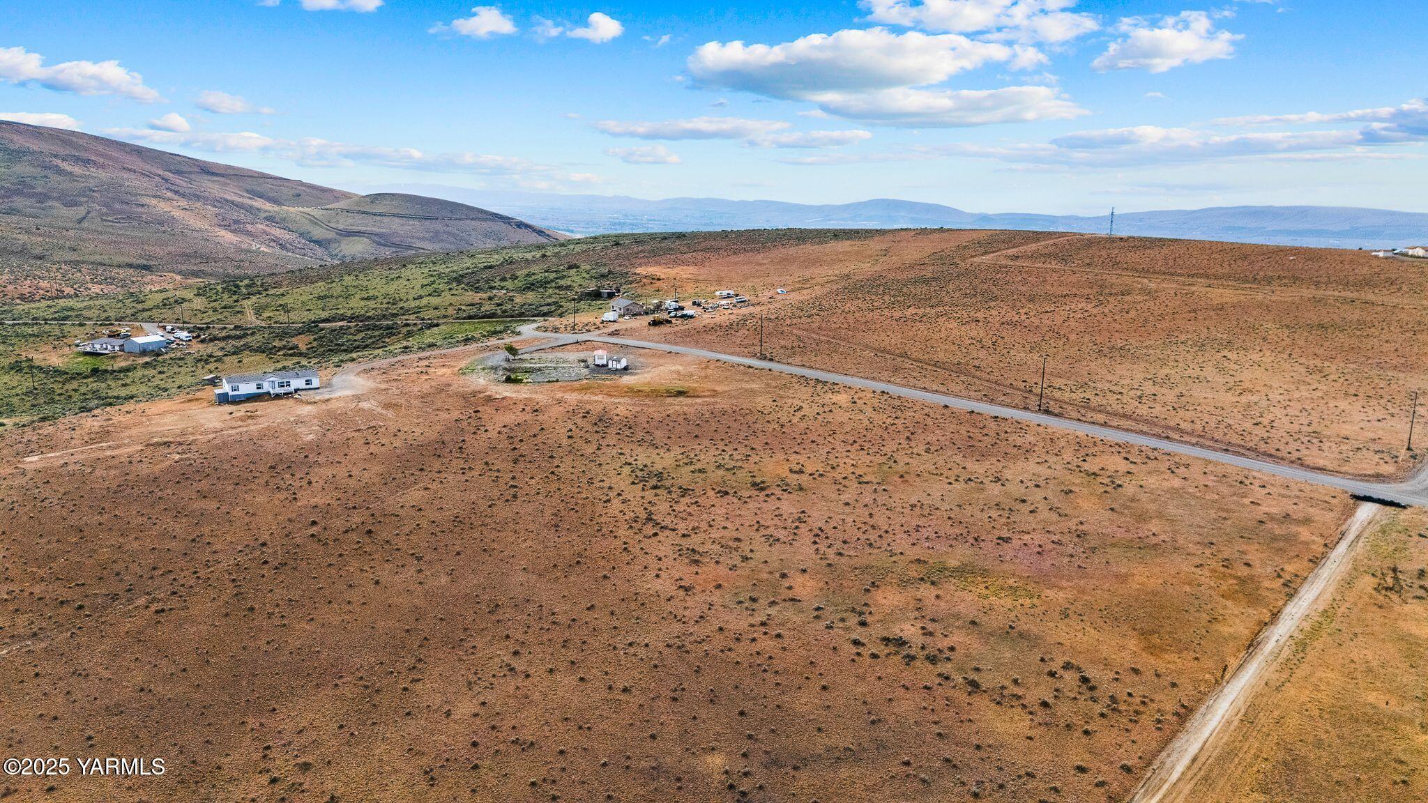 371 Woodward West Road Yakima, WA 98901 - Photo 5 of 15 371 Woodward West Rd-5 copy