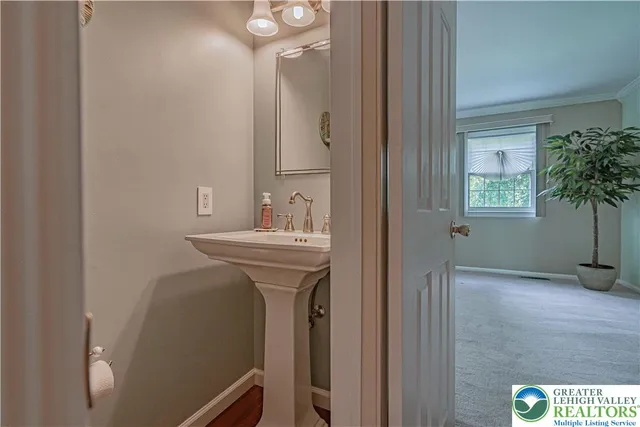 $2,300 | 4531 North Hedgerow Drive, Allentown, PA 18103