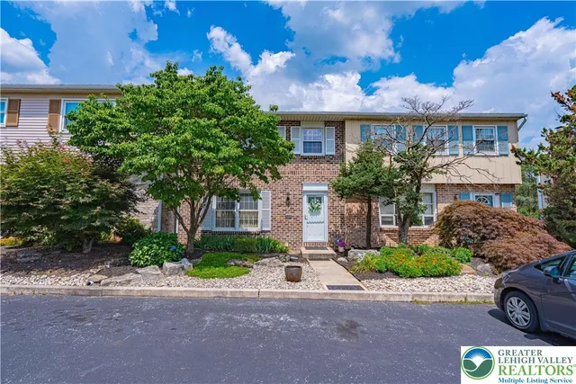 $2,300 | 4531 North Hedgerow Drive, Allentown, PA 18103