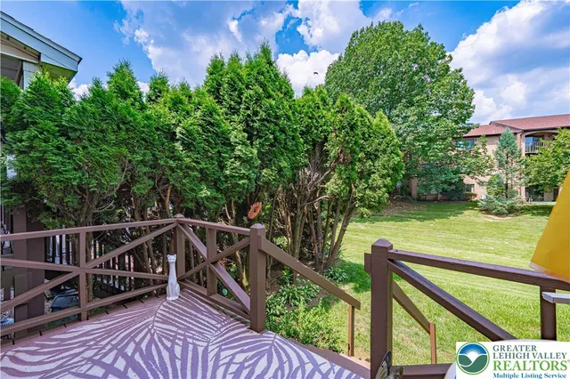 $2,300 | 4531 North Hedgerow Drive, Allentown, PA 18103